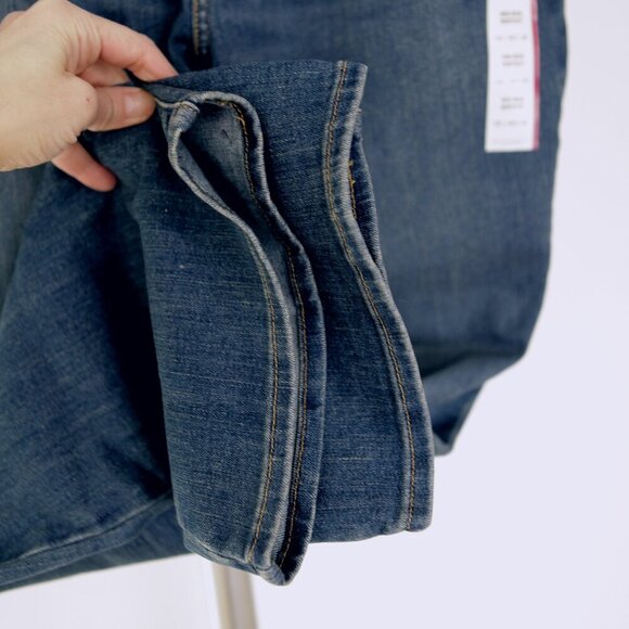 31x30 NWT Levi Strauss Signature Gold Mid-Rise Modern Bootcut in Color Cape Town - Picture 6 of 11